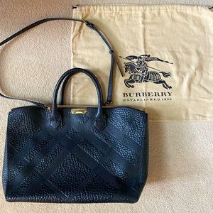 BURBERRY Dewsbury Medium Grain Check Embossed Tote Bag Black